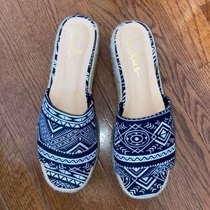 NWOT Lulus wedges